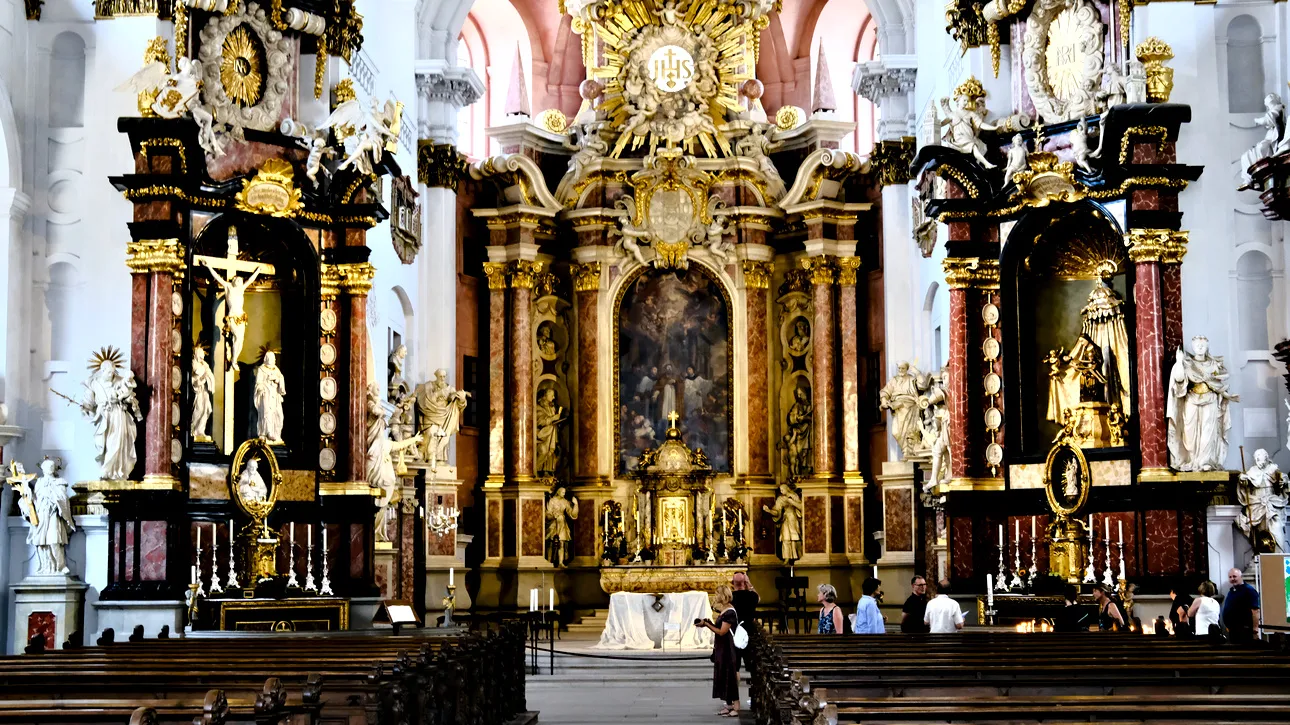 Barokgevel van Sint‑Maarten aan de Grüner Markt in Bamberg