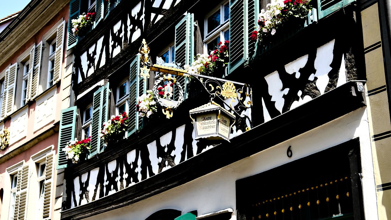 Schlenkerla in Bamberg as a beer culture stop on the route